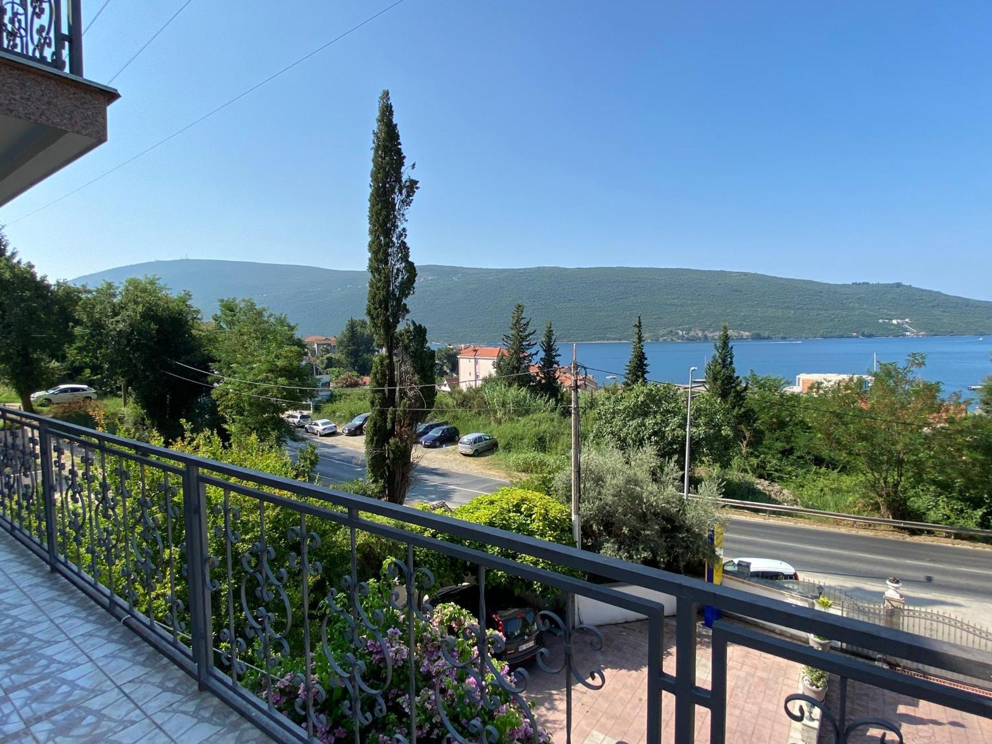 Vila Corovic Кумбор Экстерьер фото